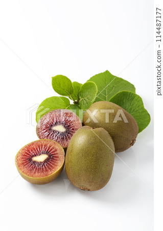 Kiwifruit on a white background_Ruby Red 114487177