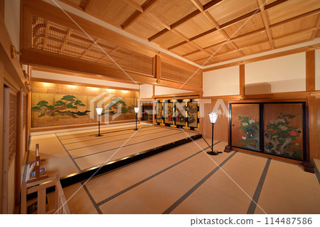 從隔壁看到的筱山城、大聖院、上壇間(兵庫縣丹波筱山市) 從隔壁看到的筱山城、大聖院、上壇間(兵庫縣丹波筱山市) 114487586