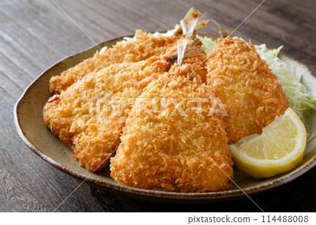 deep-fried horse mackerel   114488008