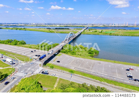 View from the observation tower at Kiso Sansen Park in Kaizu City (towards Nagoya) 114488173