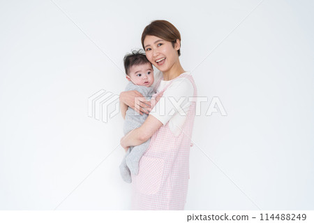 Childminder and baby 114488249