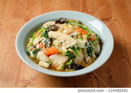 Seafood Chinese bowl 114488391