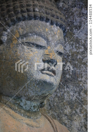 國臼杵石佛第二組鸕鶿石佛第一龕「阿彌陀佛中間阿彌陀如來像」 114488534