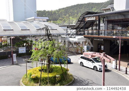 Kyoto City: Scenery in front of JR Yamashina Station and the rotary in front of the station Kyoto City: Scenery in front of JR Yamashina Station and the rotary in front of the station 114492438
