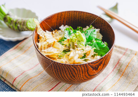 Fresh wasabi rice bowl 114493464