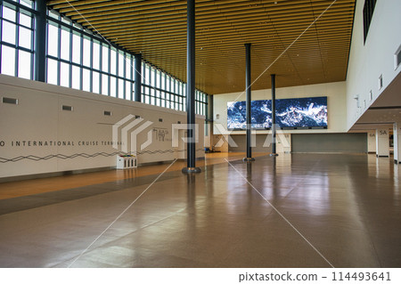 Tokyo International Cruise Terminal waiting lobby and check-in area 114493641