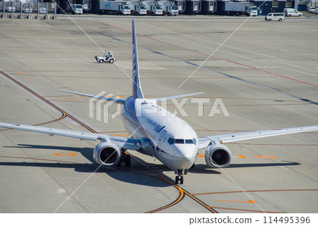 Passenger plane heading to the runway (Central Japan International Airport, Centrair) 114495396