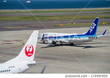 駛向跑道的客機【中部國際機場新特麗亞】 駛向跑道的客機【中部國際機場新特麗亞】 114495409