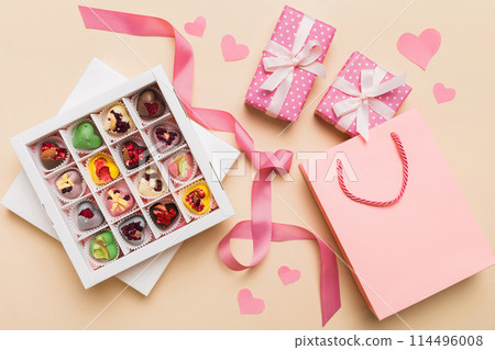Valentine day composition 114496008