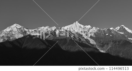 meili snow mountains in black and white 114496513