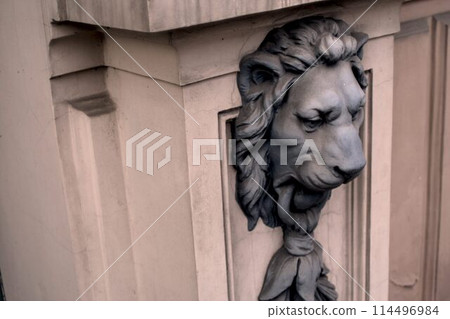 head sculpture of a marble head of a stone 114496984