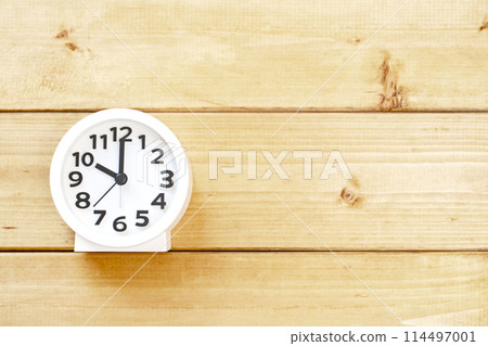 Clock time 10:00 22:00 10:00 22:00 Clock time 10:00 22:00 10:00 22:00 114497001