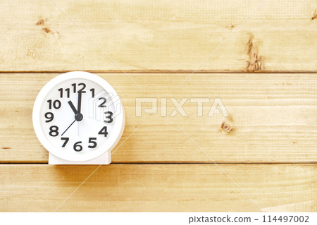 Clock time 11:00 23:00 11:00 23:00 Clock time 11:00 23:00 11:00 23:00 114497002