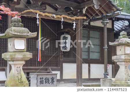 藥師寺孫太郎稻荷神社（奈良縣奈良市西之京町） 114497523