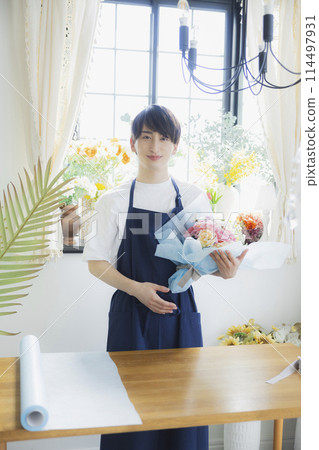 Male staff at a flower shop 114497931