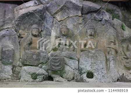 國寶臼杵石佛、鸕鶿石佛第1組、第1龕“如來三尊” 114498919