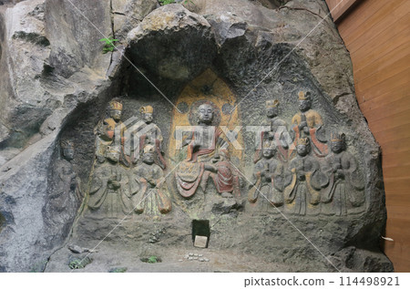National Treasure Usuki Stone Buddhas, Hoki Stone Buddhas Group 1, Fourth Niche "Statues of Jizo Bodhisattva and the Ten Kings" 114498921