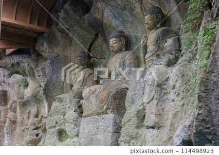 國寶臼杵石佛、鸕鶿石佛第1組、第2龕“如來三尊” 114498923