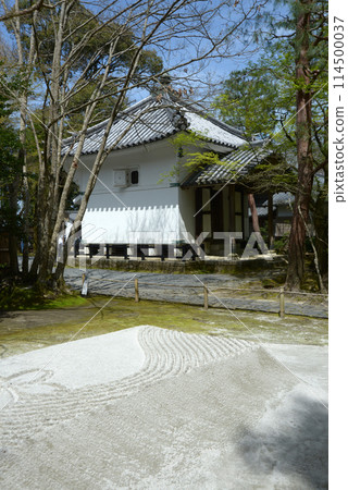 Honen-in Temple: White Sand Altar and Sutra Repository, Shishigatani, Sakyo Ward, Kyoto City 114500037