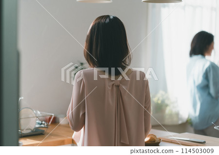 廚房 女生 女孩 114503009