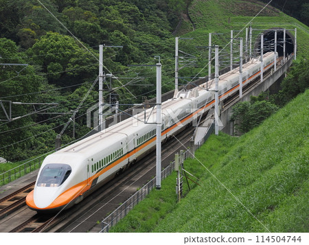 台灣高鐵700T型凱坎在高鐵觀景橋 114504744