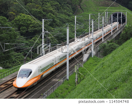 Taiwan High Speed Rail 700T Kuaiguan at the High Speed Rail Scenic Bridge 114504748