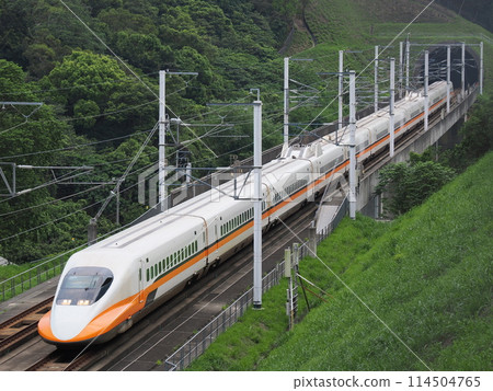 台灣高鐵700T型凱坎在高鐵觀景橋 114504765