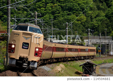 運行於白備線的381系L特快八雲8 114504881