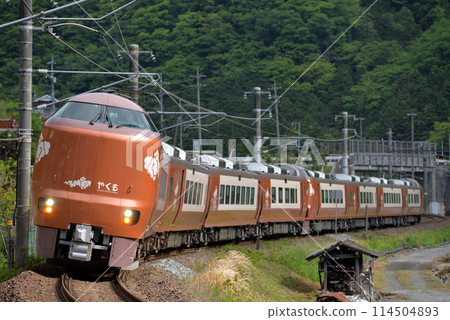 運行於白尾的273系特急八雲6號 運行於白尾的273系特急八雲6號 114504893