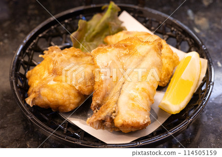 Delicious fried puffer fish 114505159