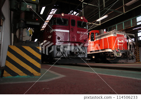 ED75-757 and DE10-1124 arrived at Aizu-Wakamatsu Transportation District (@photo session)_Photo taken on 2024/4/13 ED75-757 and DE10-1124 arrived at Aizu-Wakamatsu Transportation District (@photo session)_Photo taken on 2024/4/13 114506233