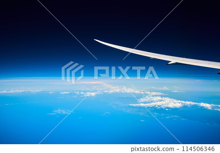 The world seen from an airplane 114506346