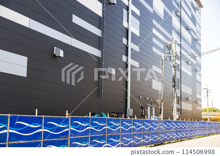 Construction of new lead-in column (No. 1 column) for logistics warehouse 114506998