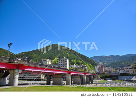[岐阜縣] 下呂溫泉溫泉街與飛驒川 114510551