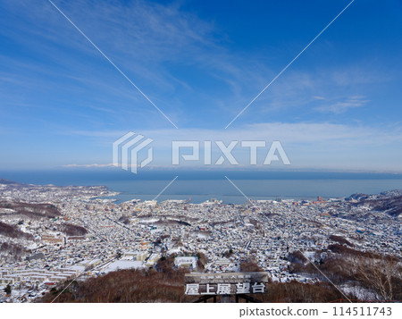 Winter in Otaru: View of the town from Tenguyama 114511743