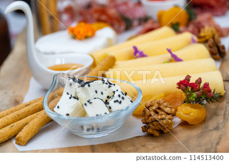 Table set for easter meal Table set for easter meal 114513400