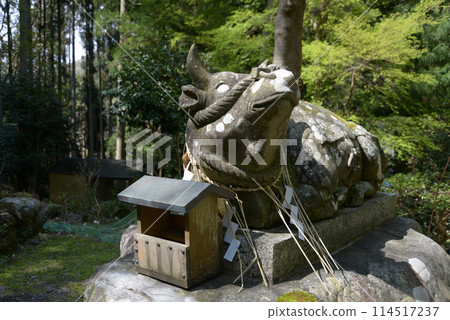 八瀨八幡宮臥牛像 京都市左京區 八瀨八幡宮臥牛像 京都市左京區 114517237