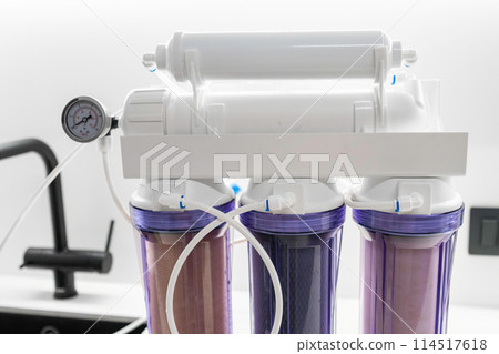 Osmosis deionization system with mineralizer for water purification system at home.  114517618