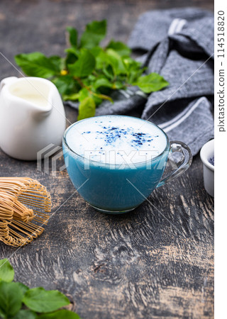 Blue matcha latte with milk 114518820