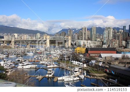 Sailing boats and Burrard Bridge. Vancouver, British Columbia, Canada 114519153
