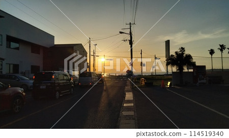 Mount Fuji and sunset in the city 114519340