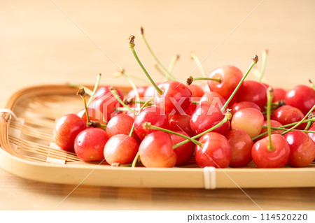 Cherries (Sato Nishiki from Yamagata Prefecture) served in a colander Cherries (Sato Nishiki from Yamagata Prefecture) served in a colander 114520220