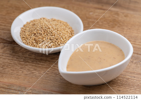 White sesame and sesame sauce 114522114