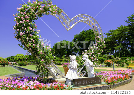 Rose Garden: Arch of Love 2 114522125