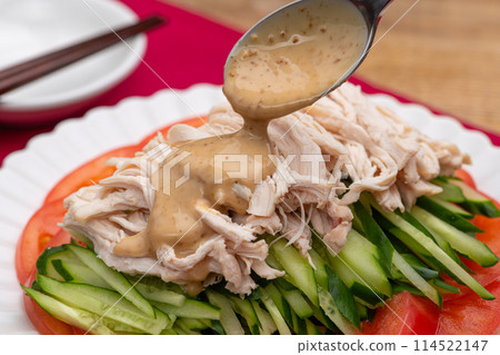 Bang Bang Chicken with Sesame Sauce 114522147