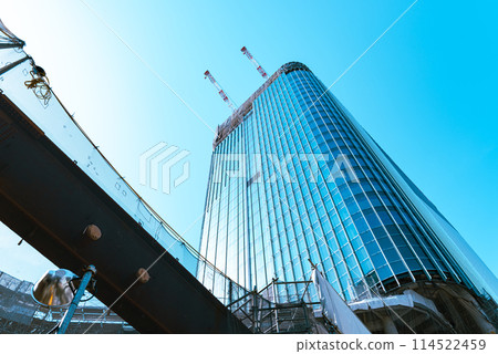 Takanawa Gateway, a high-rise building under construction as redevelopment progresses 2024.04 a-3 Light color 114522459