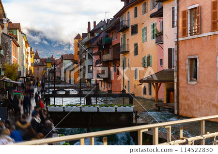 Annecy old town cityscape and Thiou river view and bridge 114522830