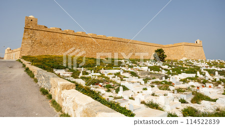 Impregnable stone fortress on hilltop in Arab city of Mahdia 114522839