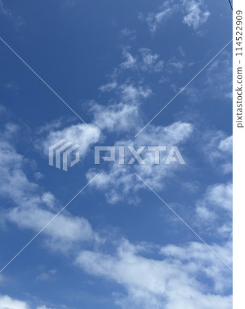 Pleasant blue sky Pleasant blue sky 114522909