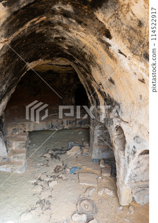 Hoary ruins of Berber Muslim village of Ghomrassen, Tataouine 114522917